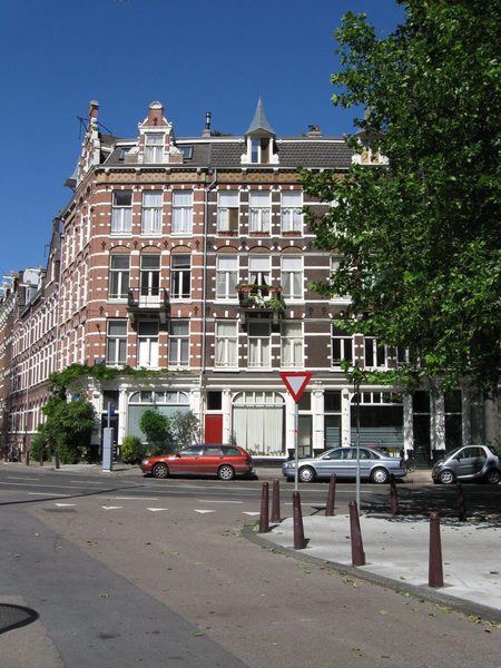 Barrio Amsterdam Guest House — Property