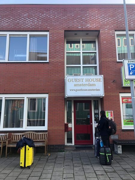 Barrio Amsterdam Guest House — Property
