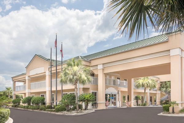 Baymont by Wyndham Crestview — Property
