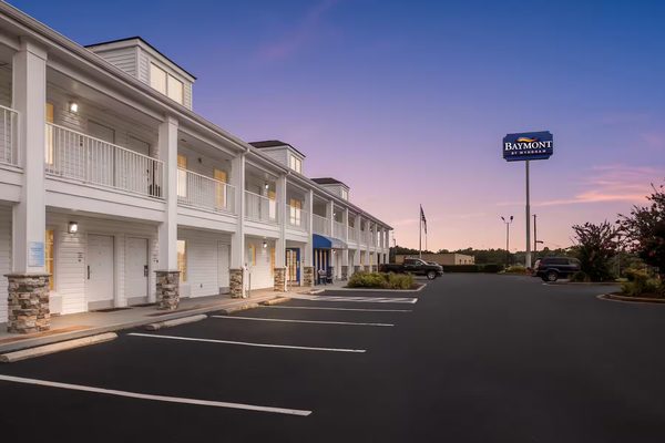 Baymont by Wyndham Forest City — Property