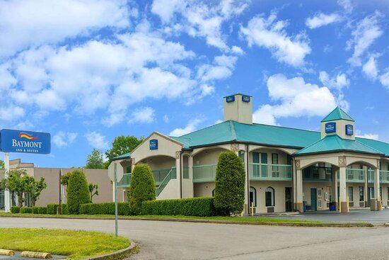 Baymont by Wyndham Gallatin — Property