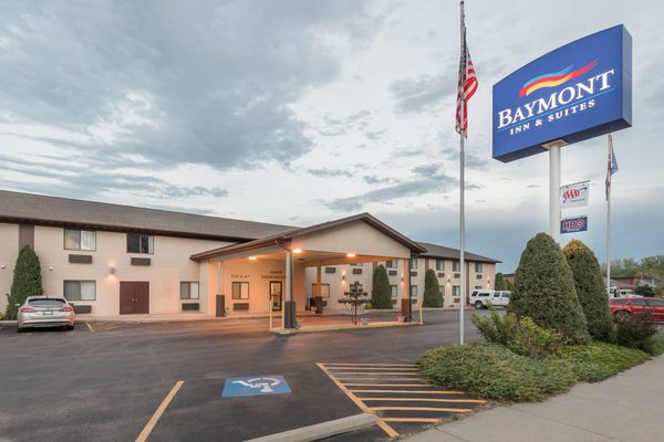 Baymont by Wyndham Hot Springs — Property