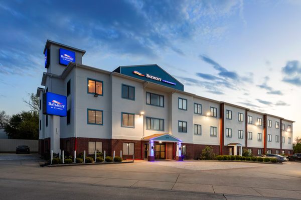 Baymont by Wyndham Houston Brookhollow — Property
