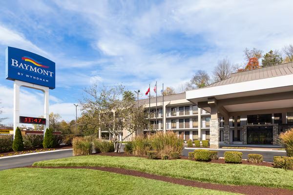 Baymont by Wyndham Janesville — Property