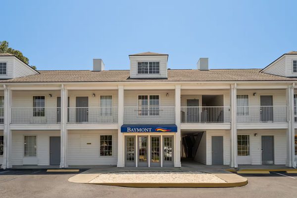 Baymont by Wyndham Kingsland — Property
