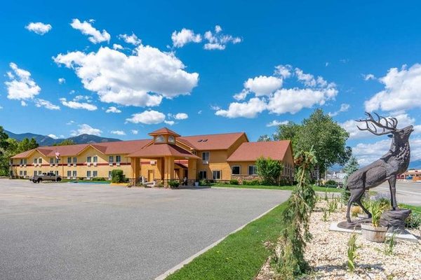 Baymont By Wyndham Salida — Property