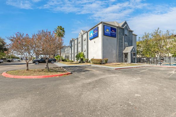Baymont by Wyndham San Antonio Near South Texas Medical Ctr — Property