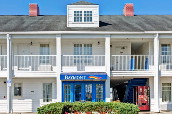 Baymont by Wyndham Sanford — Property
