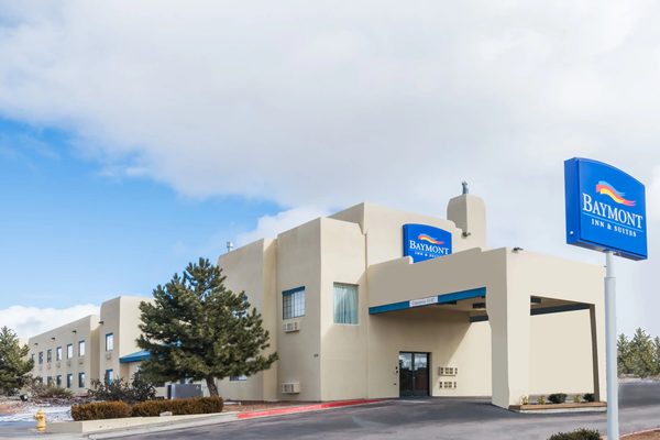 Baymont By Wyndham Santa Fe — Property