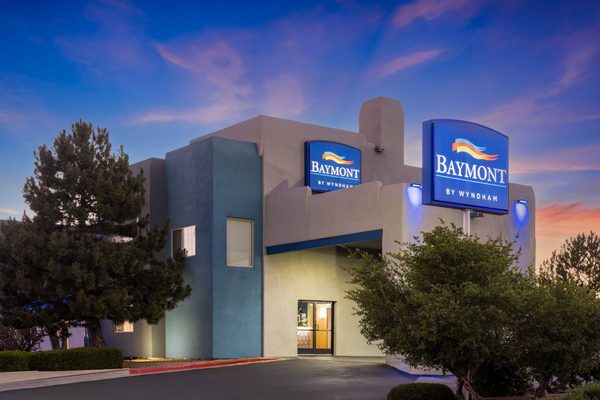 Baymont By Wyndham Santa Fe — Property