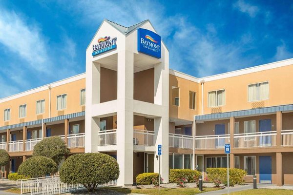 Baymont by Wyndham Savannah Midtown — Property