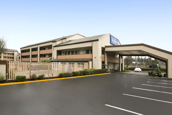 Baymont By Wyndham Seattle Kirkland Wa — Property