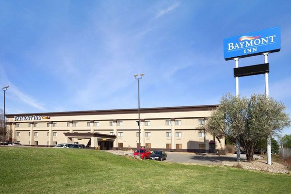 Baymont by Wyndham Sioux Falls — Property