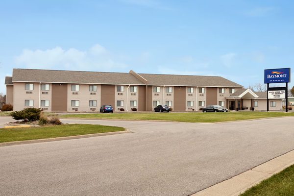Baymont by Wyndham Sioux Falls — Property