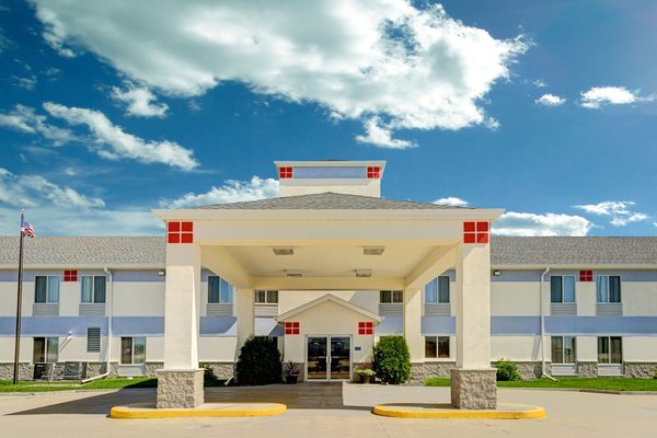 Baymont by Wyndham Wahpeton — Property