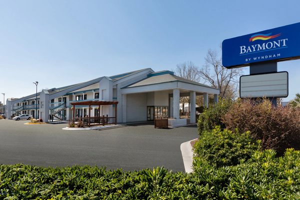 Baymont by Wyndham Wilmington — Property
