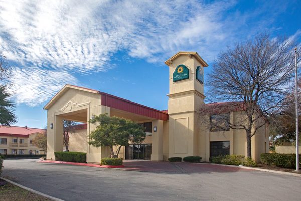 Baymont Inn Suites by Wyndham San Marcos Outlet Malls — Property