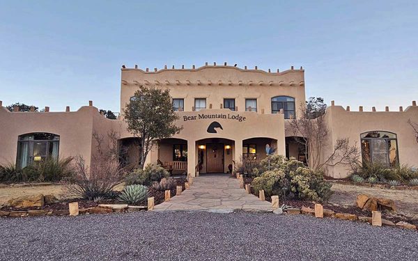 Bear Mountain Lodge Silver City New Mexico — Property