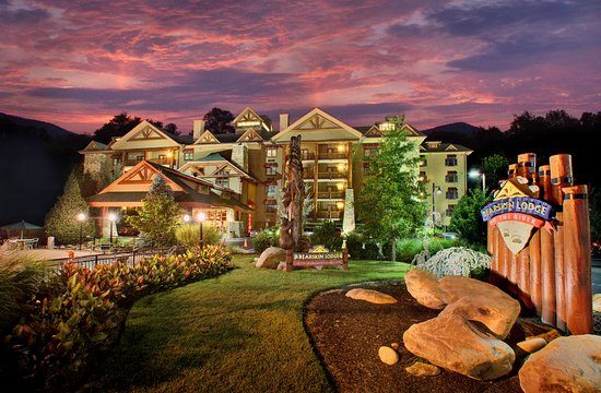Bearskin Lodge on the River Hotel Gatlinburg Tennessee — Property