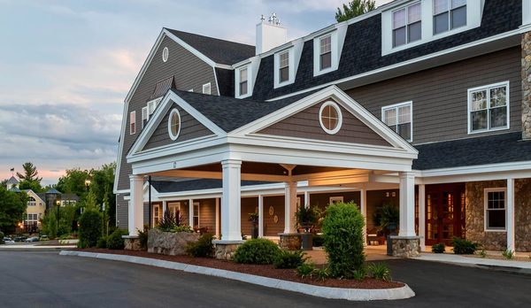 Bedford Village Inn Grand Bedford New Hampshire — Property