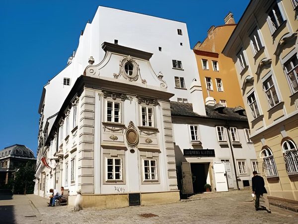 BENEDIKTUSHAUS IM SCHOTTENSTIFT — Property