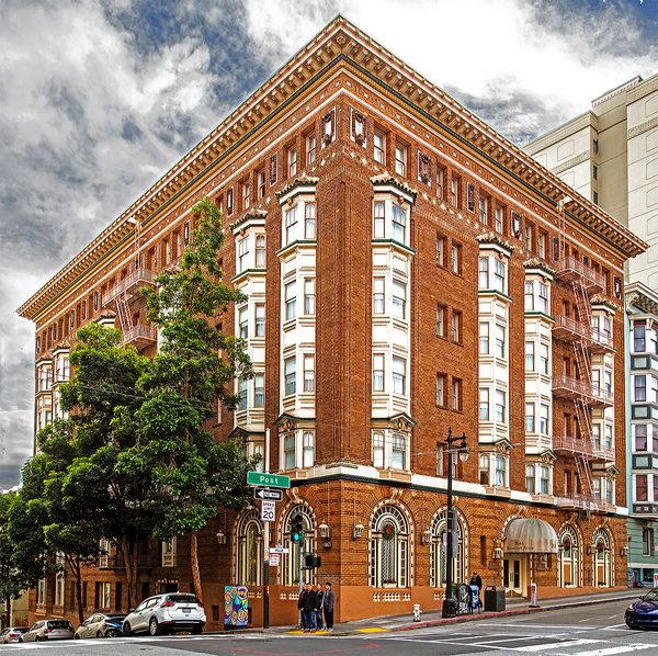 Beresford Arms Hotel Suites — Property