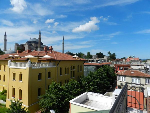 Berk Guest House Grandma s House Istanbul — Property