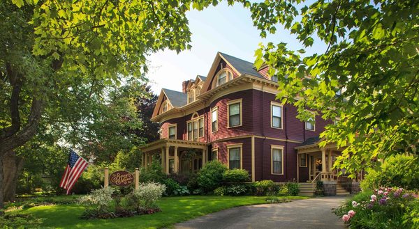 Berry Manor Inn And Hotel — Property