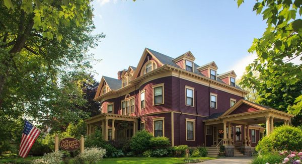 Berry Manor Inn And Hotel — Property