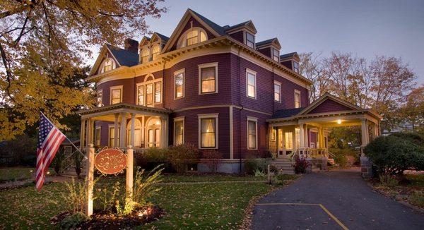 Berry Manor Inn And Hotel — Property