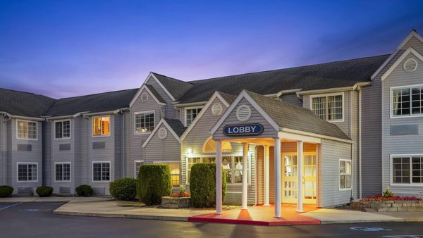 Best Western Clifton Park — Property