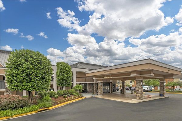 Best Western Dulles Airport Inn — Property