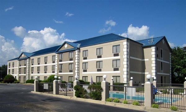 Best Western Executive Inn Suites — Property