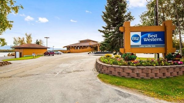 Best Western Lake Lucille Inn — Property