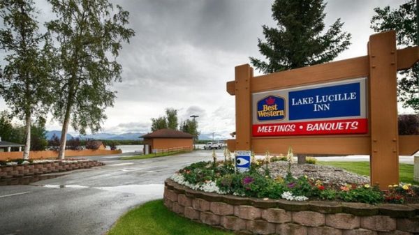 Best Western Lake Lucille Inn — Property