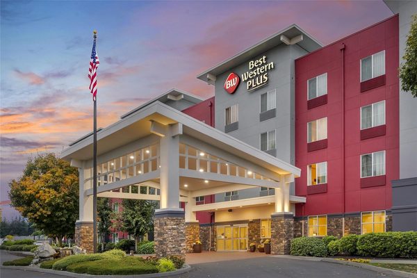 Best Western Plus Arlington Marysville — Property