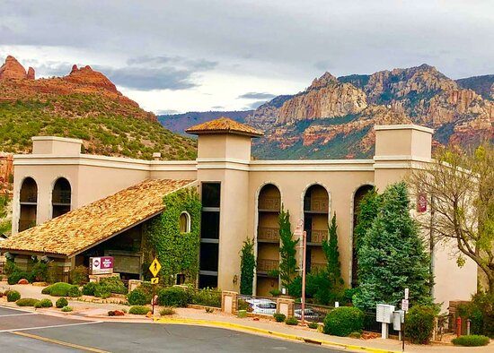 Best Western Plus Arroyo Roble Hotel Creekside Villas — Property