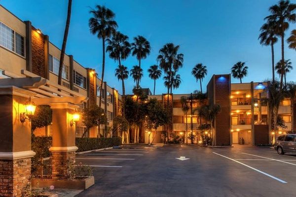 Best Western Plus Carriage Inn Los Angeles California — Property