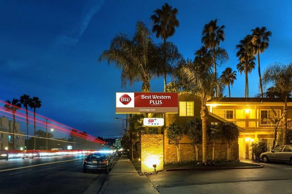 Best Western Plus Carriage Inn Los Angeles California — Property