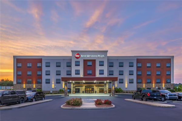 Best Western Plus Elizabethtown Inn Suites — Property