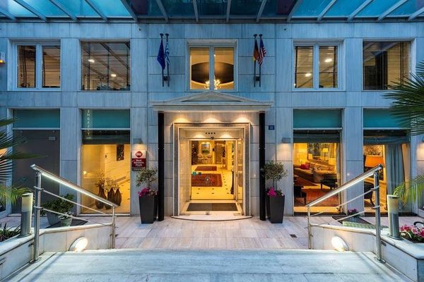 Best Western Plus Embassy Hotel — Property