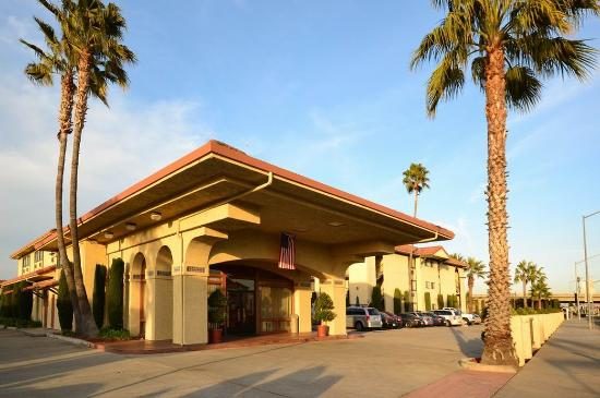 Best Western Plus Executive Inn Suites — Property