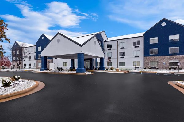 Best Western Plus Fenton — Property