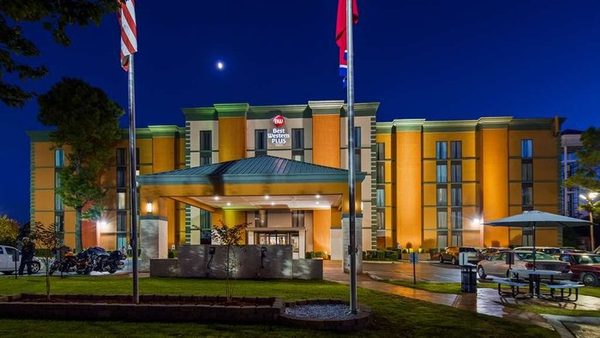 Best Western Plus Galleria Inn Suites — Property