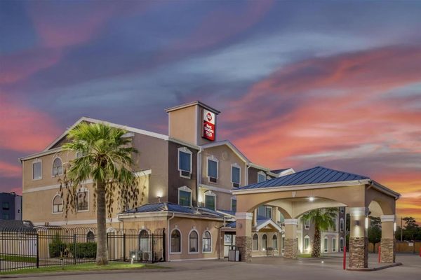 Best Western Plus Heritage Inn — Property