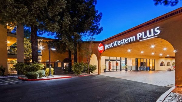 Best Western Plus Heritage Inn — Property