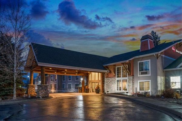 Best Western Plus Kalispell Glacier Park West Hotel Suites — Property