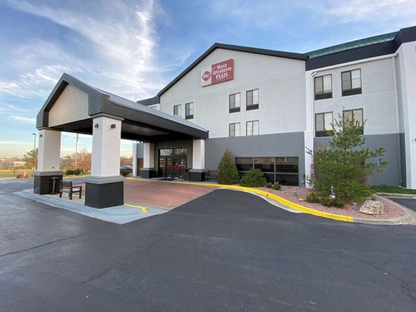 Best Western Plus Kansas City Airport Kci East — Property