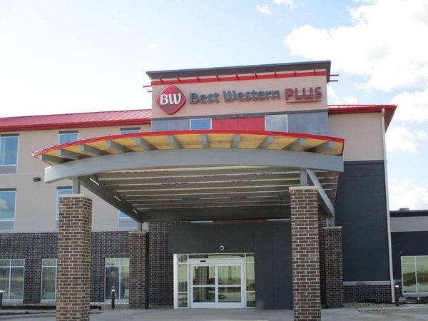 Best Western Plus Lakeview Hotel — Property