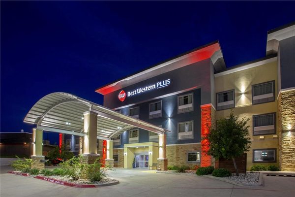Best Western Plus Lampasas Inn Suites — Property